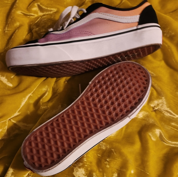 VANS - Picture 3 of 3